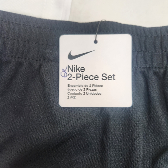 🆕️ Nike Tee & Shorts - Picture 5 of 5